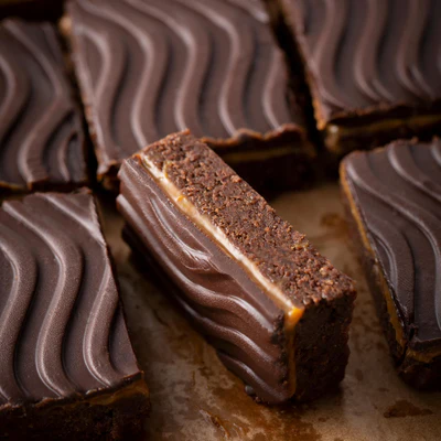 egglessmillionairebrownie 400x400